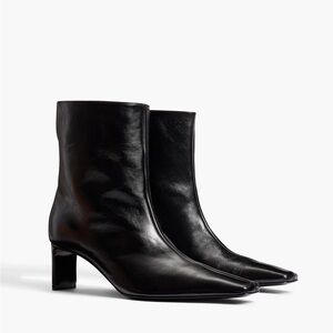 KHAITE Ona Ankle Boot - black. Size: 37. Like new